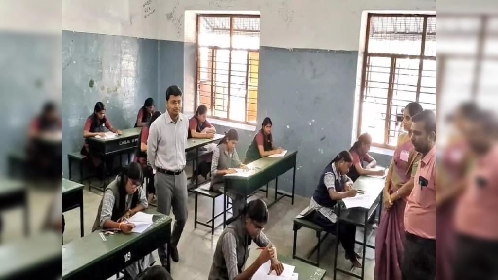 கோவையில் 12ம் வகுப்பு தேர்வு தொடக்கம்