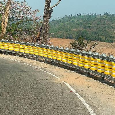 வால்பாறை எஸ்டேட் சாலைகளில் விபத்து தடுப்பு நடவடிக்கை