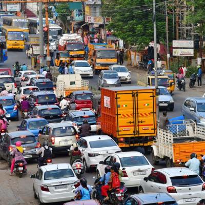 கோவை மாநகரில் 'யு டர்ன்'கள் நெரிசலுக்கு தீர்வா அல்லது காரணமா?