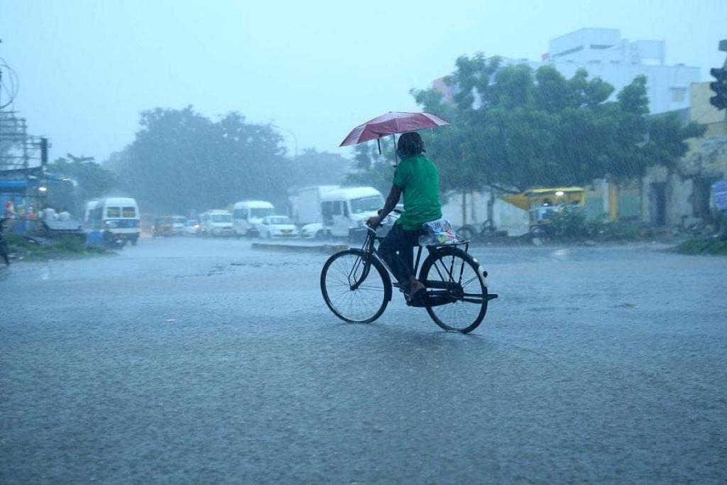 கோவையில் திடீர் ஆலங்கட்டி மழை: வெப்பத்திலிருந்து மக்களுக்கு நிவாரணம்