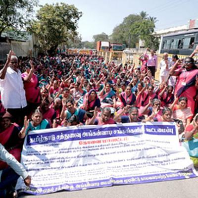 கோவையில் 4-ஆவது நாளாக அங்கன்வாடி பணியாளர்கள் காத்திருப்புப் போராட்டம்.