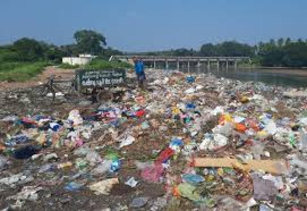 ஆற்றில் குப்பை தேக்கம் அதிகரிப்பு