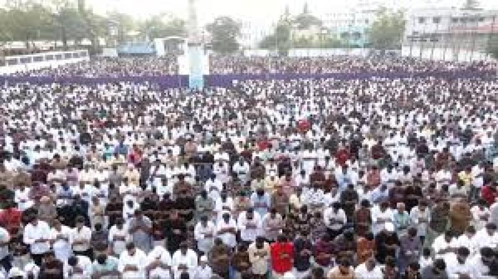 தமிழ்நாட்டில் ரமலான் பண்டிகை: கோவையில் பள்ளிவாசல்களில் சிறப்பு தொழுகை